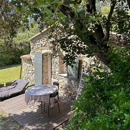 Guest house Les Cabanons Sainte Victoire