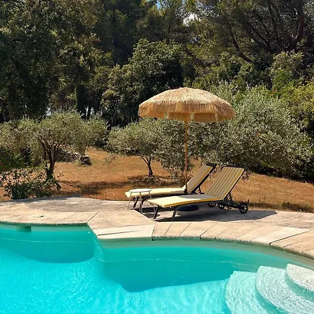 Les Cabanons Sainte Victoire Saint-Marc-Jaumegarde