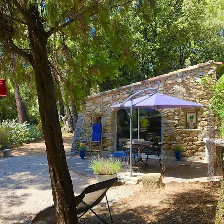 Les Cabanons Sainte Victoire Guest house Saint-Marc-Jaumegarde
